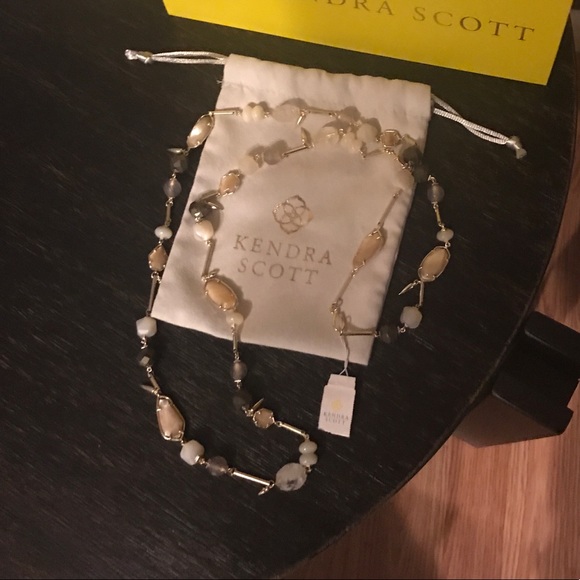 Kendra Scott Ruth Necklace - Picture 2 of 5